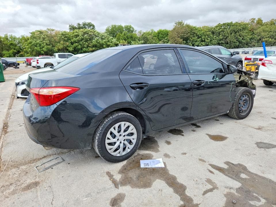 2018 TOYOTA COROLLA LE 3