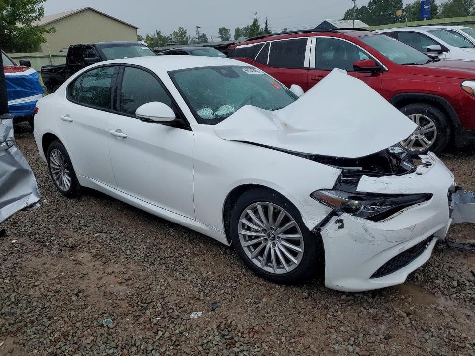 2022 ALFA ROMEO GIULIA 4
