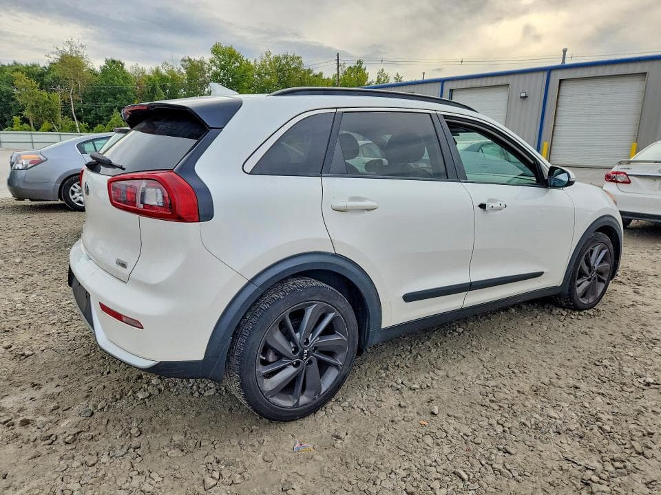 2017 KIA NIRO EX 3
