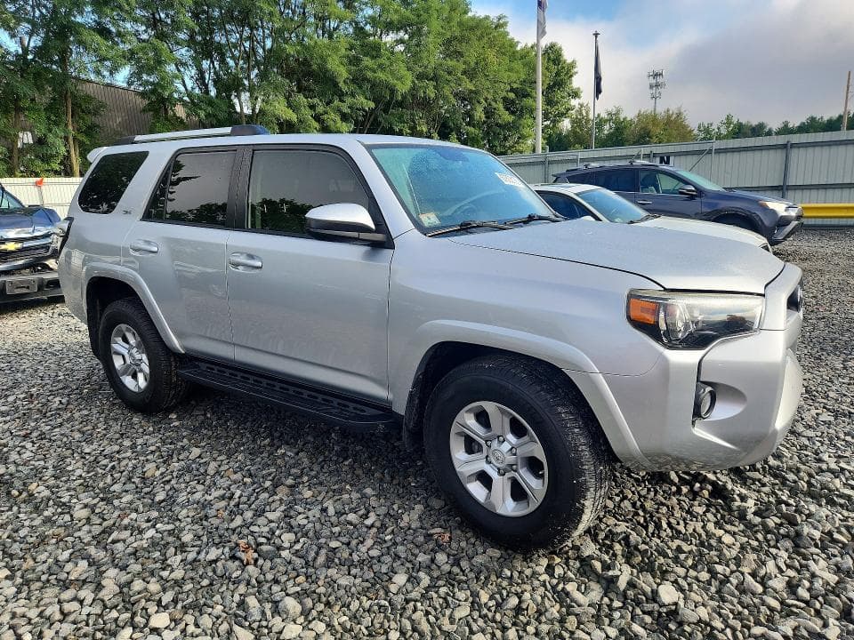 2019 TOYOTA 4RUNNER SR5 4