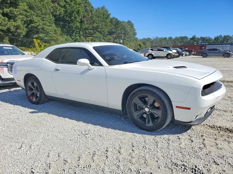 2018 DODGE CHALLENGER SXT 4