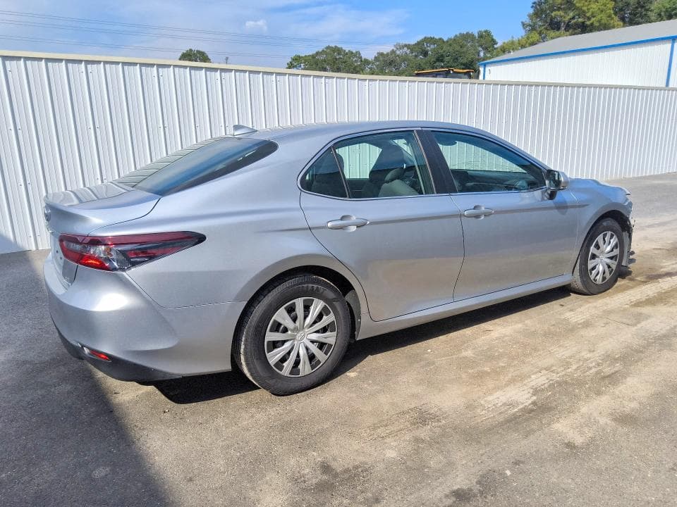 2022 TOYOTA CAMRY LE 3