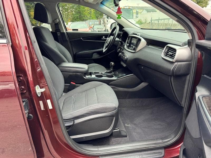 2017 KIA SORENTO LX 11