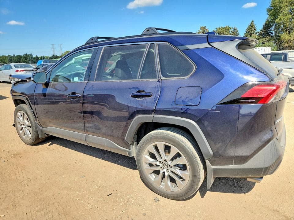 2022 TOYOTA RAV4 XLE PREMIUM 2