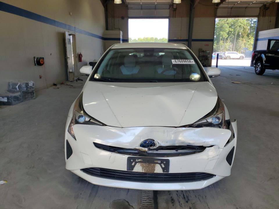 2017 TOYOTA PRIUS TWO 5