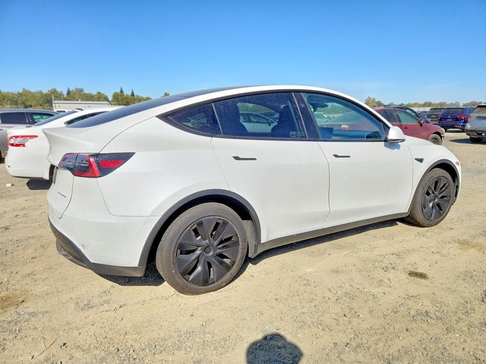 2025 TESLA MODEL Y 3