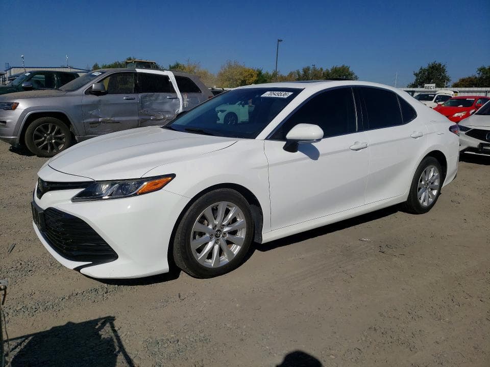 2018 TOYOTA CAMRY LE