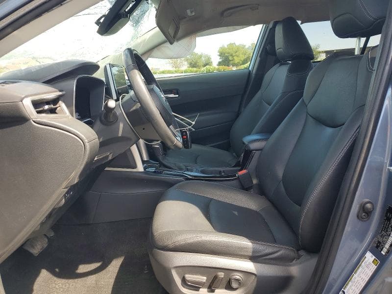 2024 TOYOTA COROLLA CROSS XLE 7