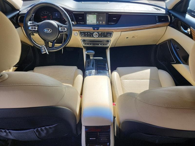 2017 KIA CADENZA PREMIUM 8