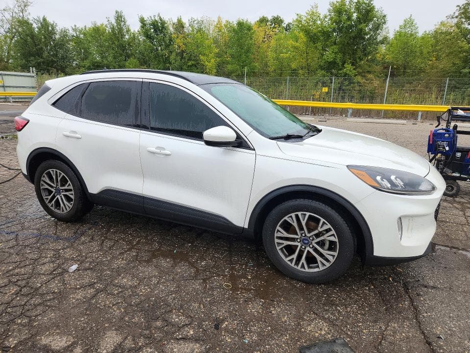 2021 FORD ESCAPE SEL 4