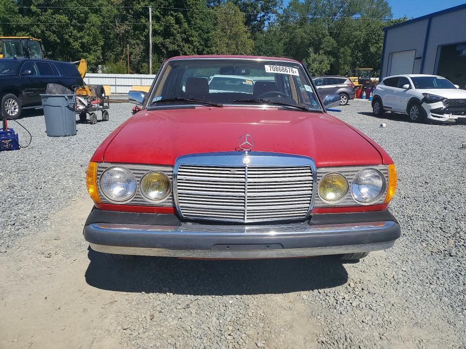 1983 MERCEDES-BENZ 300 DT 5