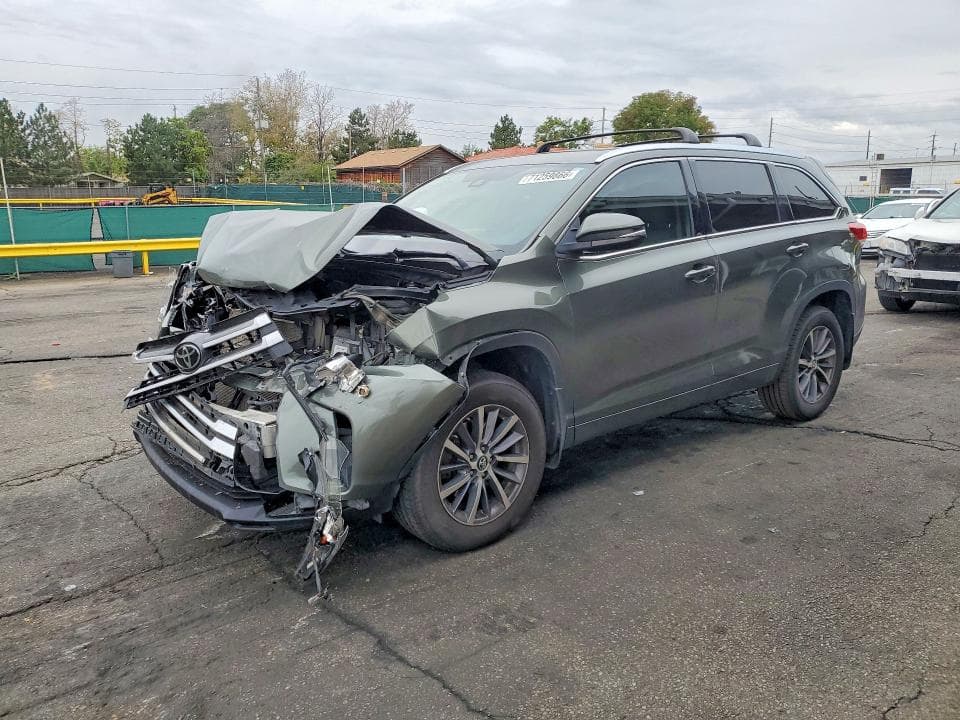 2018 TOYOTA HIGHLANDER XLE - 1