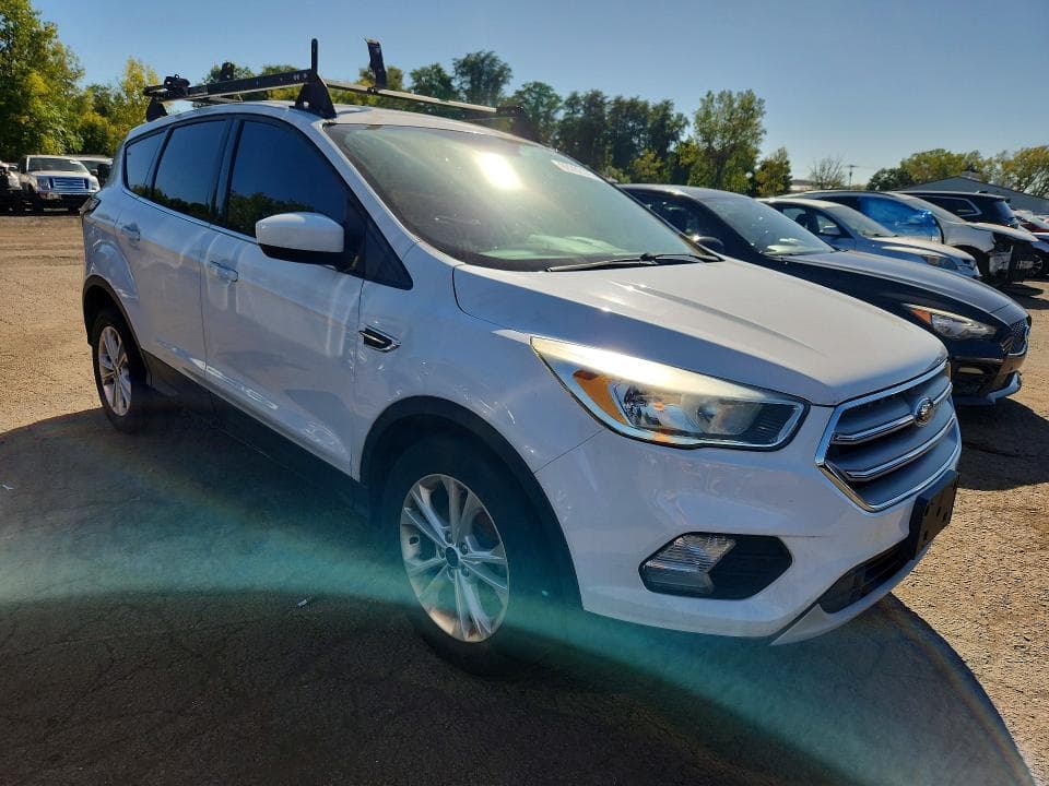 2017 FORD ESCAPE SE 4