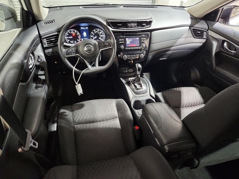 2017 NISSAN ROGUE SV 8