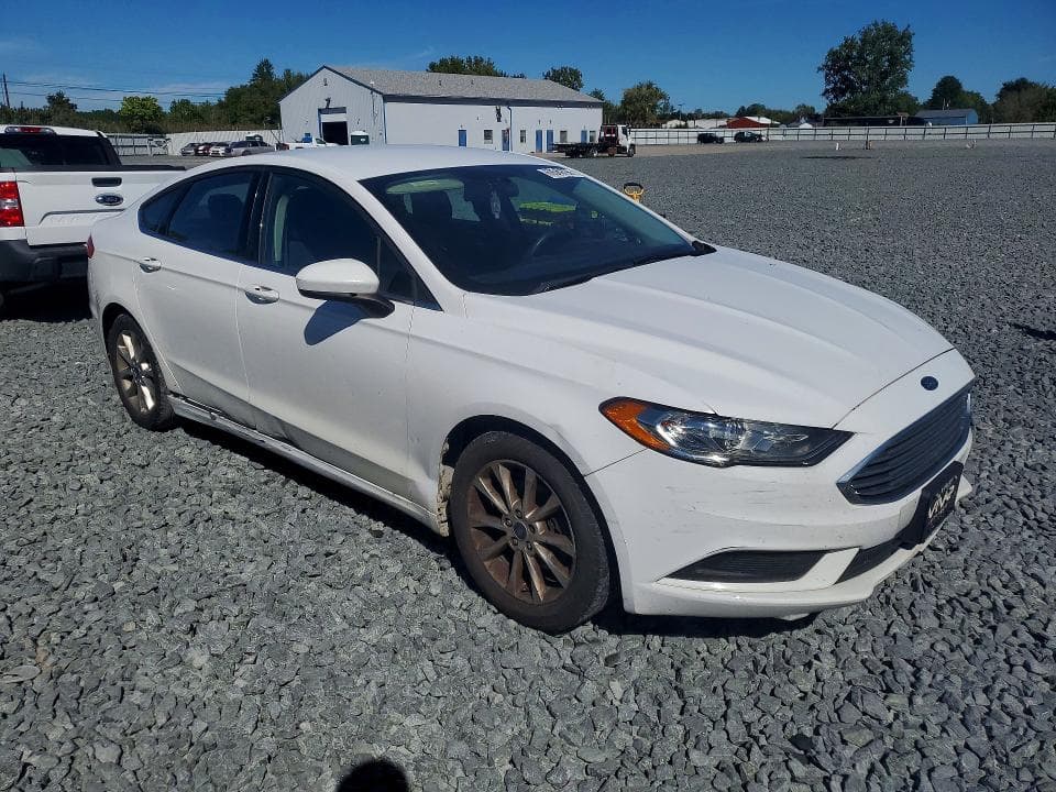 2017 FORD FUSION SE 4