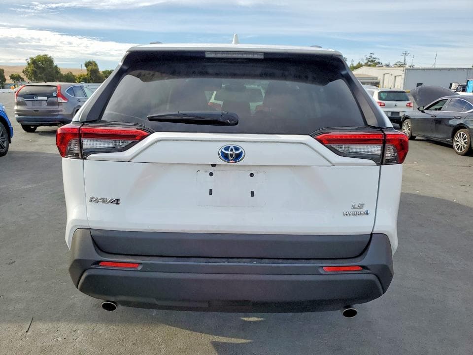 2021 TOYOTA RAV4 LE 6