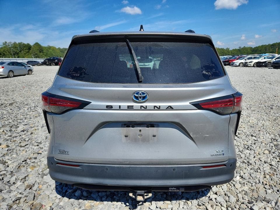 2021 TOYOTA SIENNA XLE 6