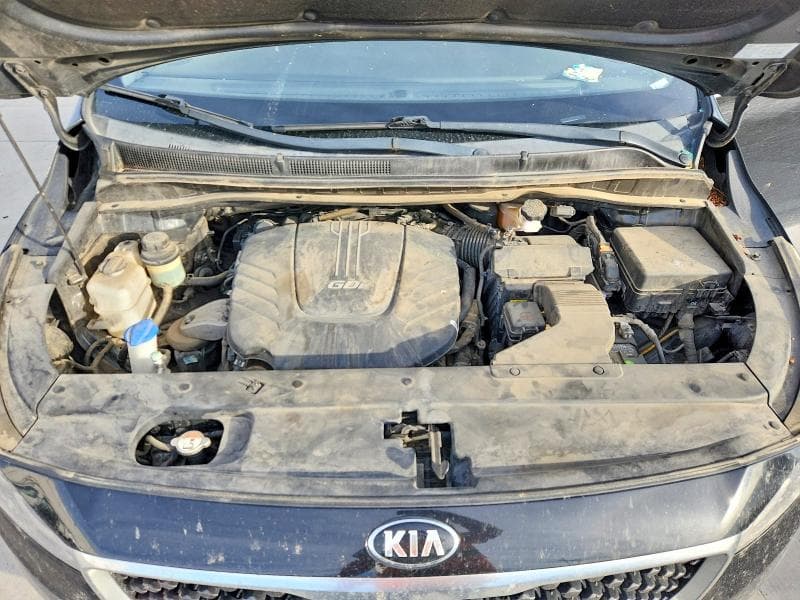 2017 KIA SEDONA LX 11