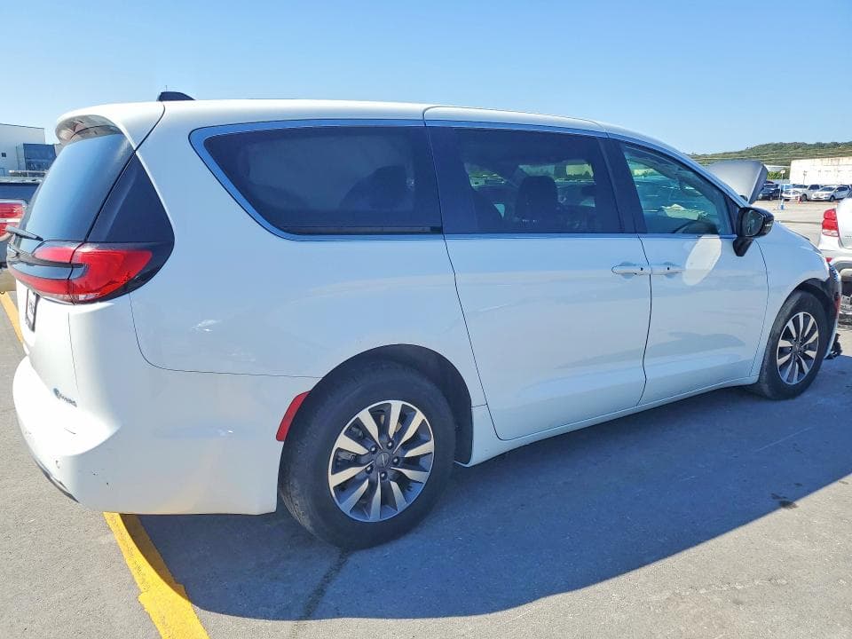 2024 CHRYSLER PACIFICA HYBRID SELECT 3