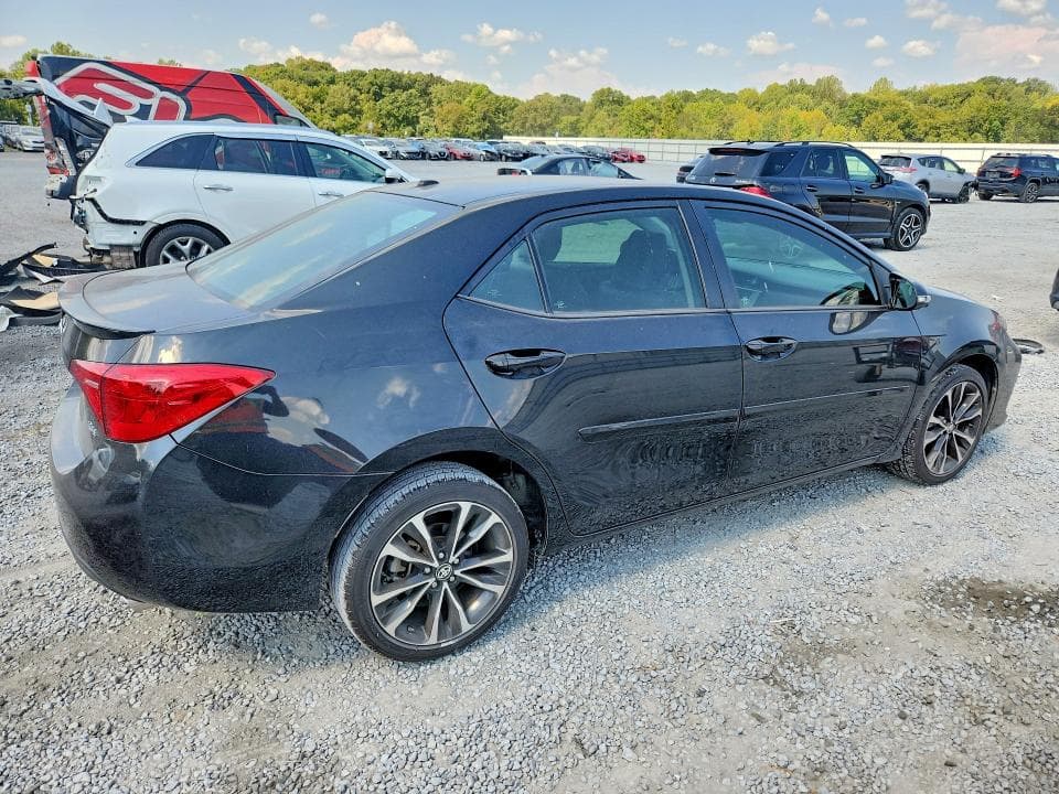 2017 TOYOTA COROLLA XSE 3