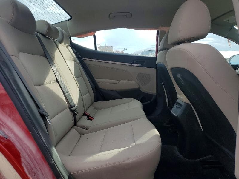 2018 HYUNDAI ELANTRA SEL 10