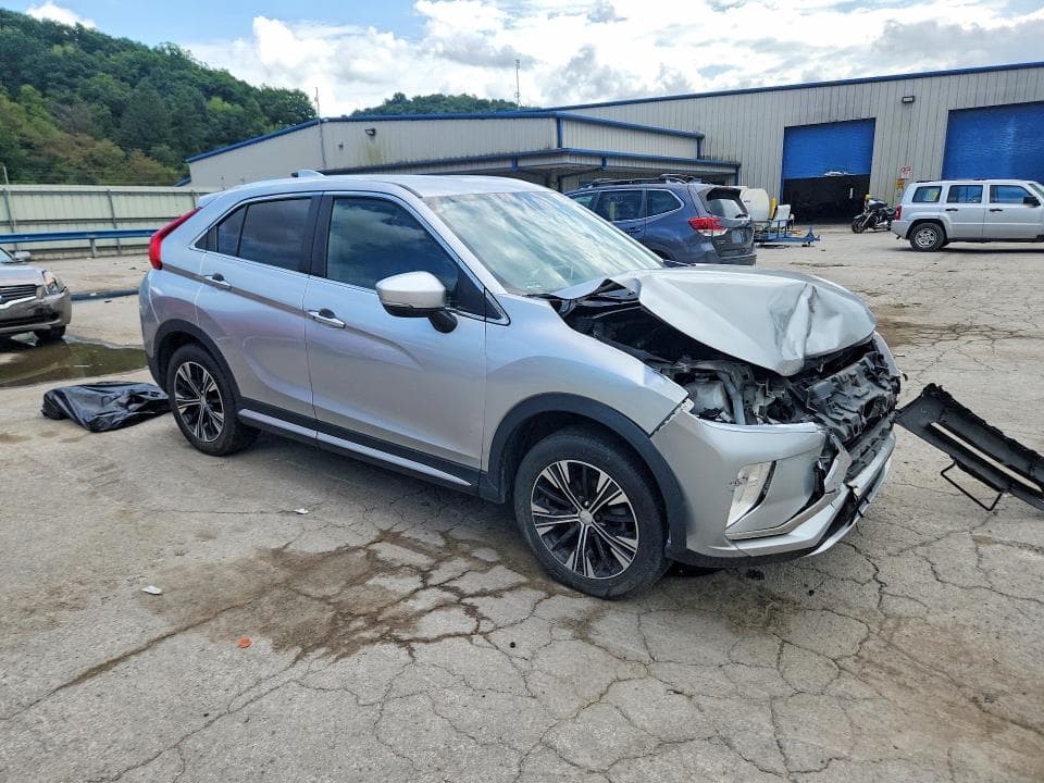 2018 MITSUBISHI ECLIPSE CROSS SE 4