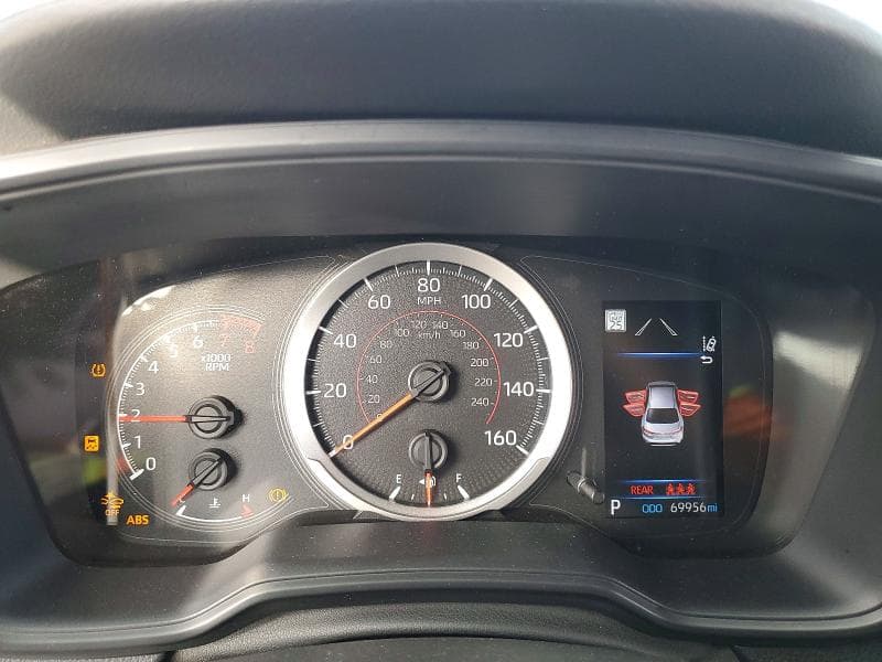 2022 TOYOTA COROLLA SE 9