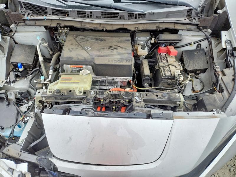 2018 NISSAN LEAF S 11