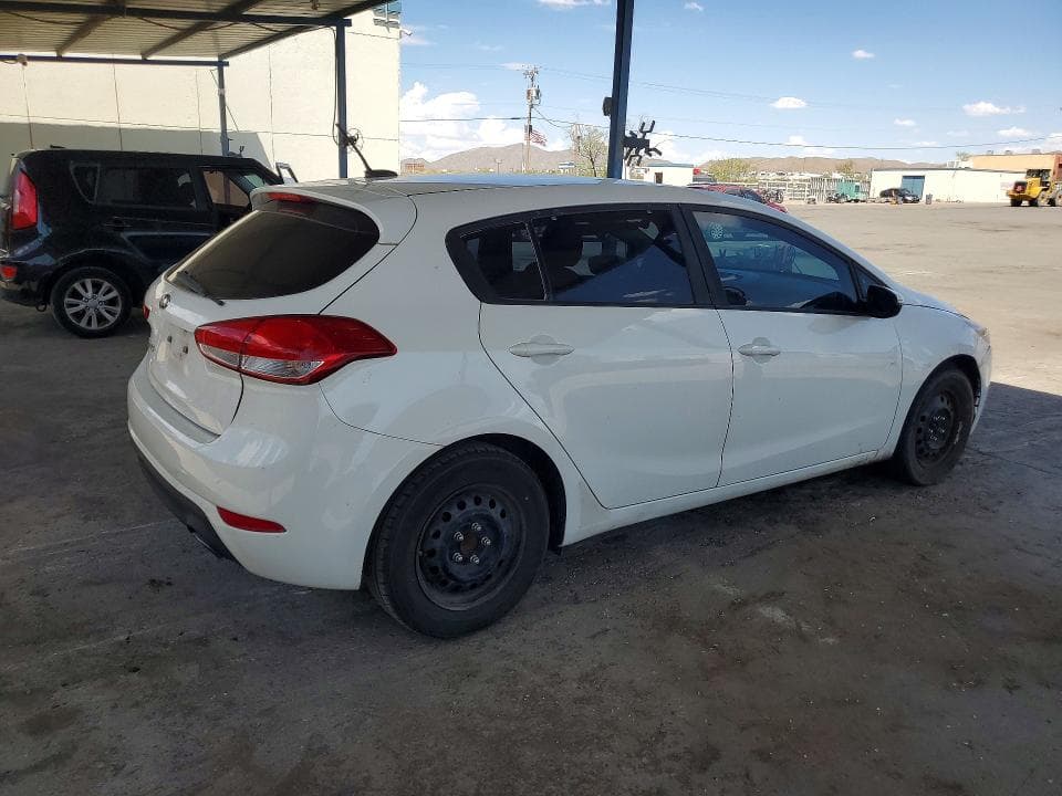 2017 KIA FORTE5 LX 3