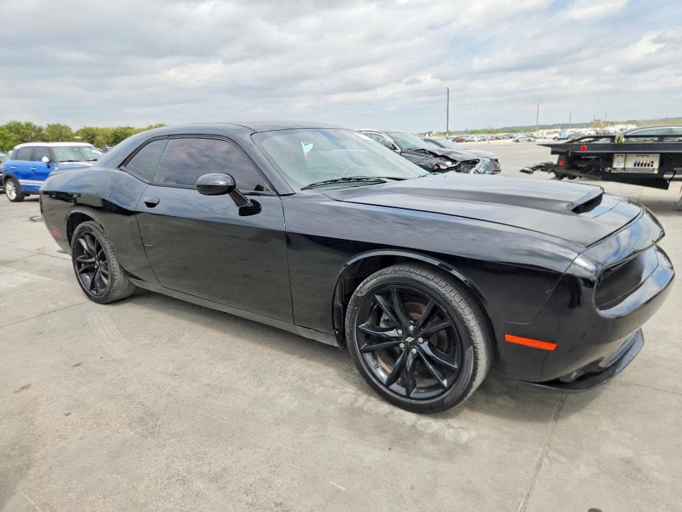 2018 DODGE CHALLENGER SXT 4