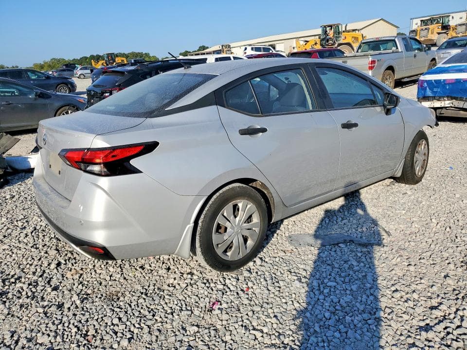 2021 NISSAN VERSA S 3