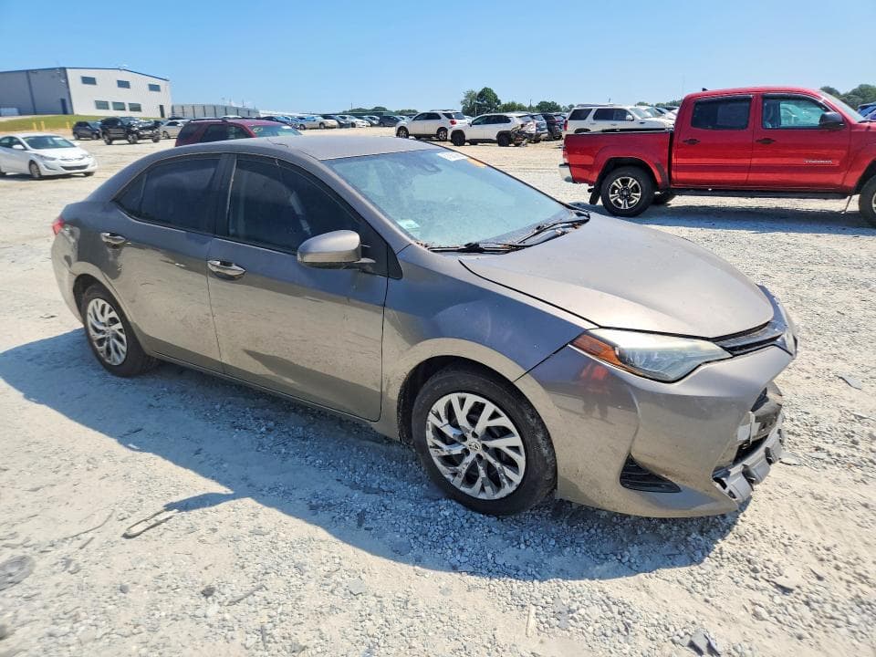 2017 TOYOTA COROLLA LE 4