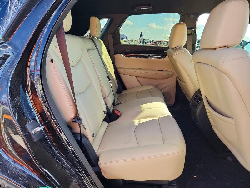 2018 CADILLAC XT5 11