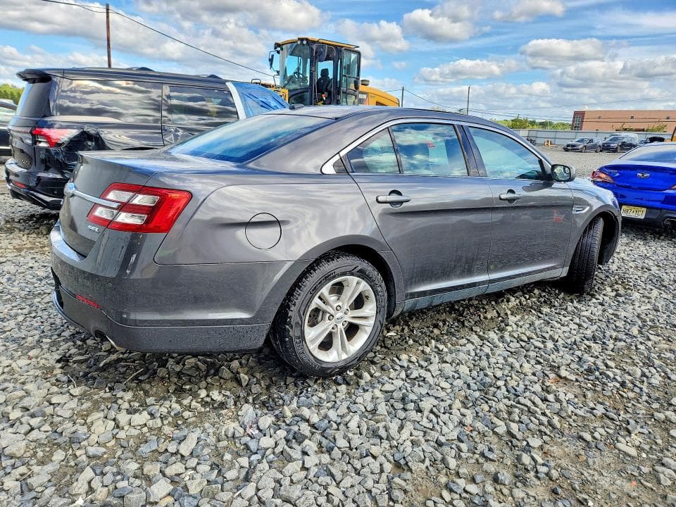 2017 FORD TAURUS SEL 3