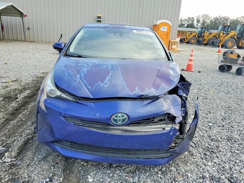 2017 TOYOTA PRIUS THREE 5