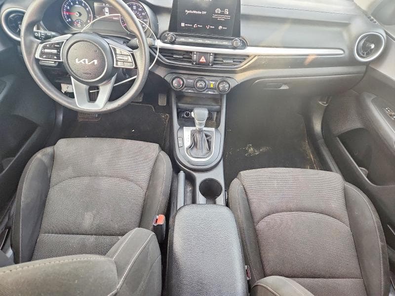 2022 KIA FORTE FE 8