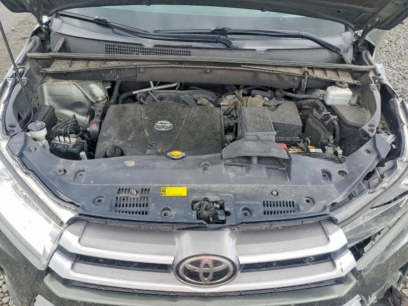 2017 TOYOTA HIGHLANDER XLE 12