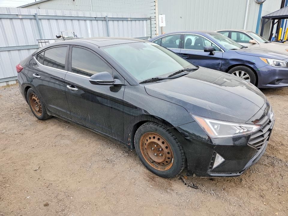 2019 HYUNDAI ELANTRA SE 4