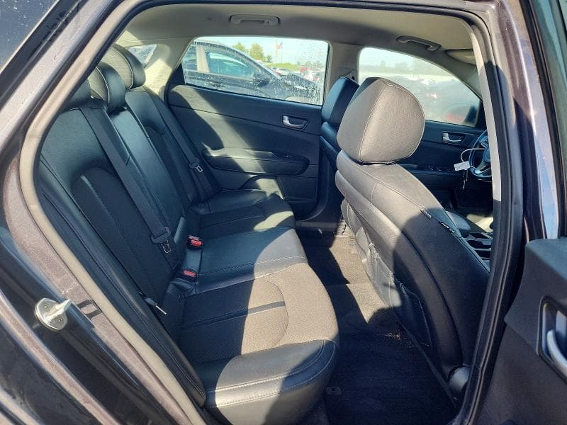 2018 KIA OPTIMA S 10