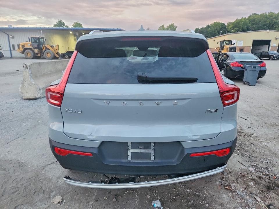 2024 VOLVO XC40 ULTIMATE 6