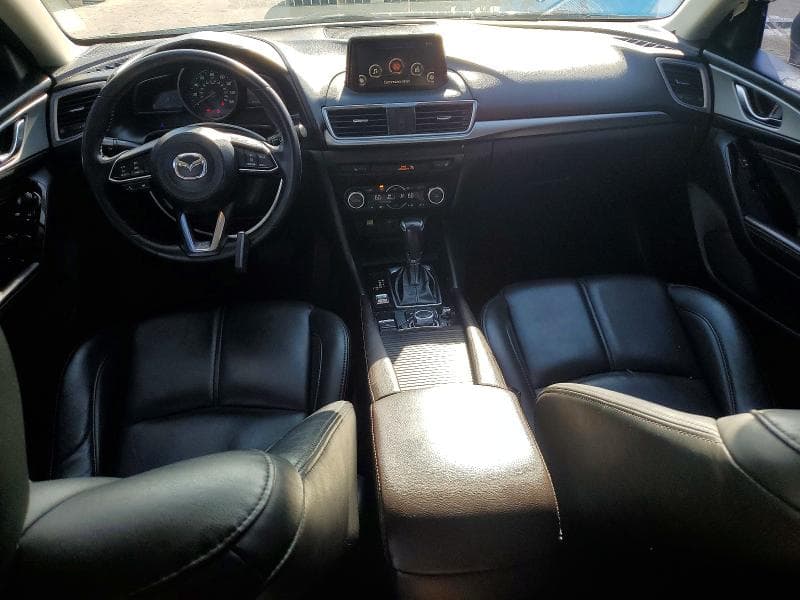 2018 MAZDA 3 TOURING 8