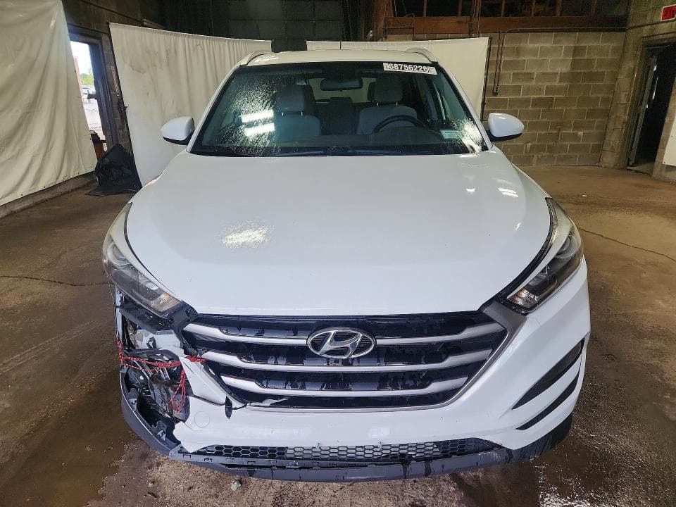 2017 HYUNDAI TUCSON SE 5