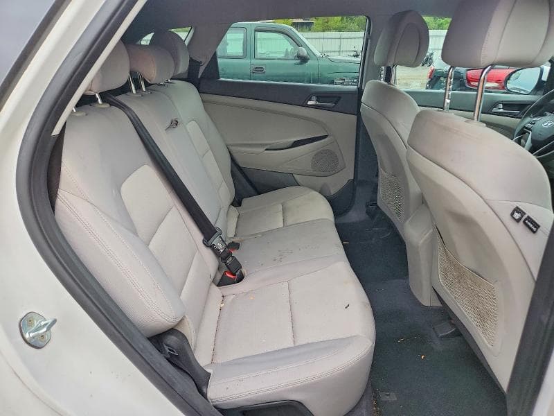 2017 HYUNDAI TUCSON SE 11