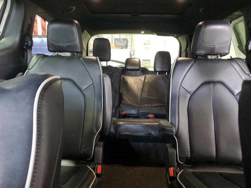2019 CHRYSLER PACIFICA LIMITED 10