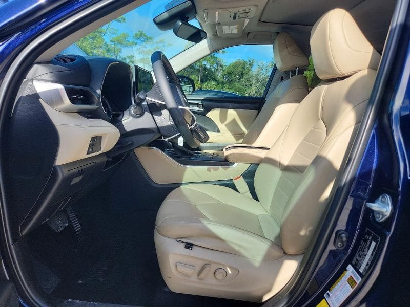 2023 TOYOTA HIGHLANDER XLE 7
