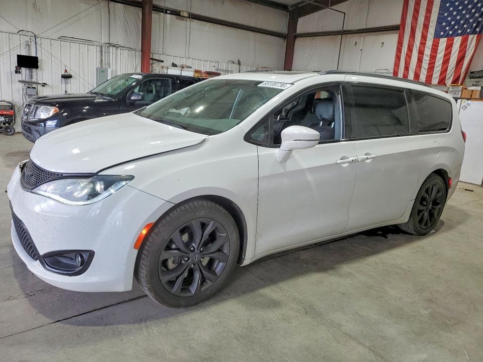 2019 CHRYSLER PACIFICA LIMITED - 1