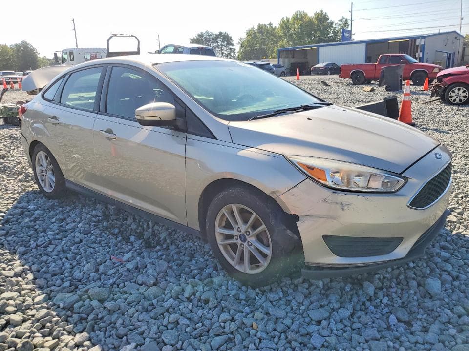 2017 FORD FOCUS SE 4