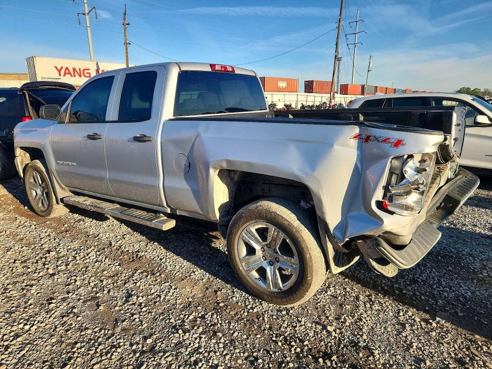 2017 CHEVROLET SILVERADO K1500 CUSTOM 2
