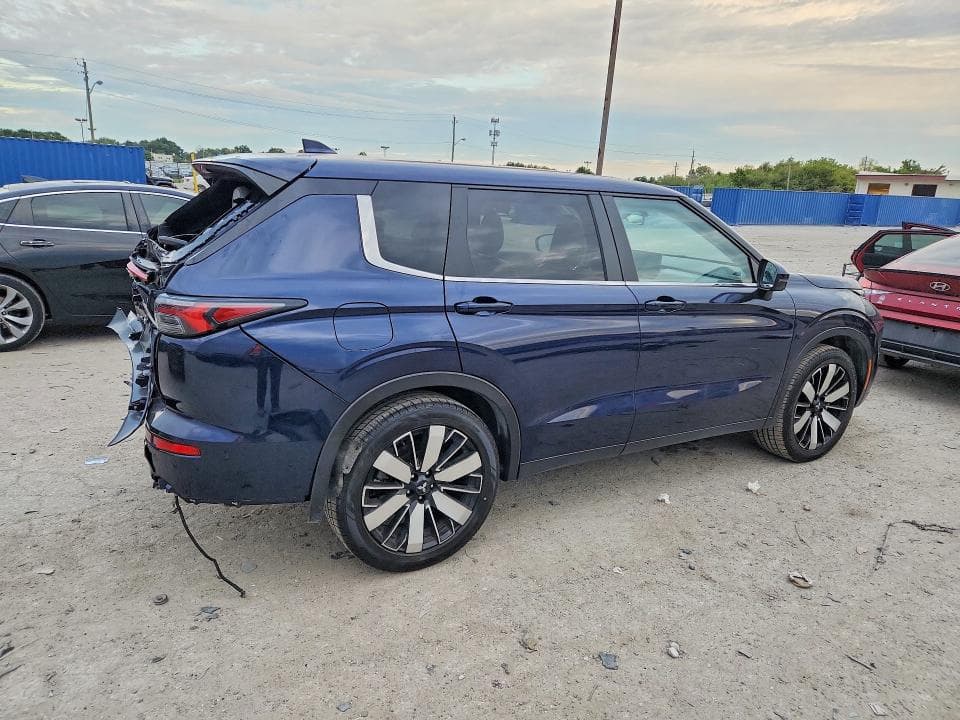 2025 MITSUBISHI OUTLANDER SE 3