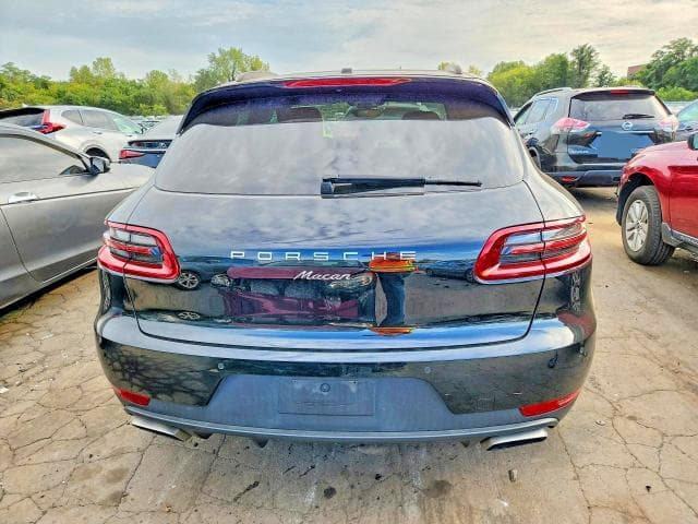 2017 PORSCHE MACAN 6